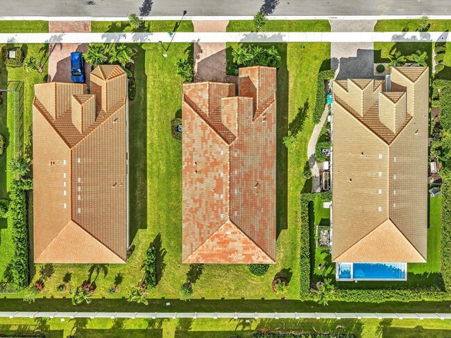 Building Photo - 8928 Bastille Cir E