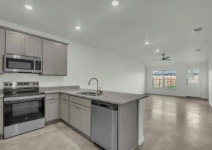 Building Photo - 901 Cherry Laurel Ln