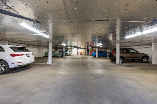 Building Photo - 115 W Galer St