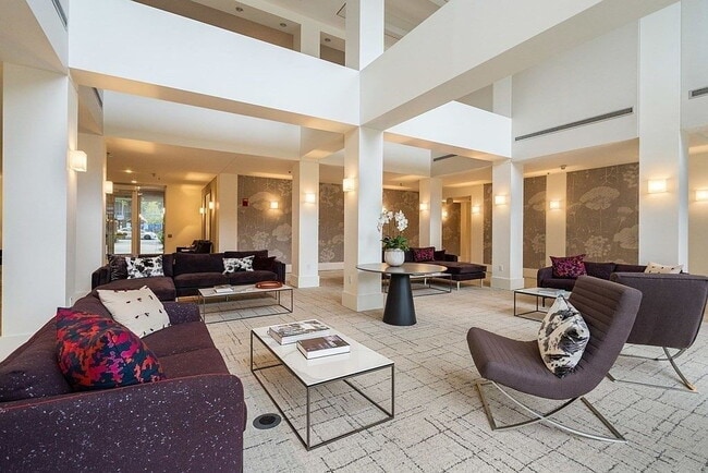 Building Photo - "Spacious 2-Bed Retreat with Granite Touches & Pool Access in Cambridge's Heart!"