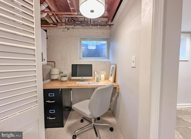 Building Photo - 226 Guthrie Ave