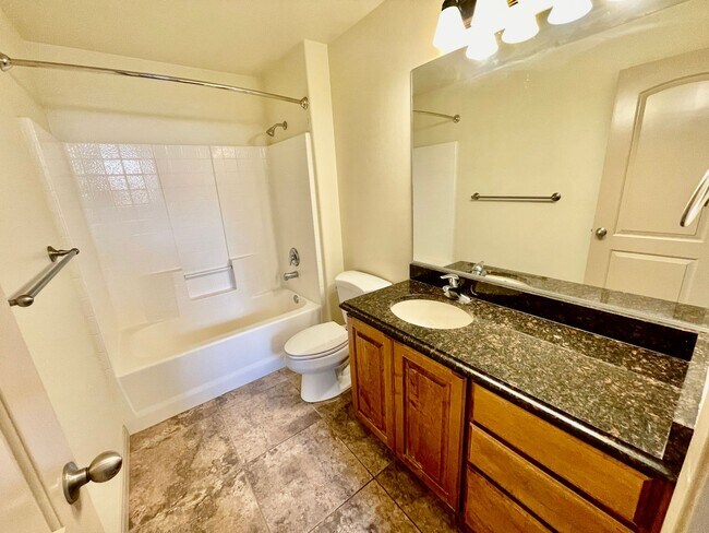 Building Photo - Six-Bedroom in Washington Fields