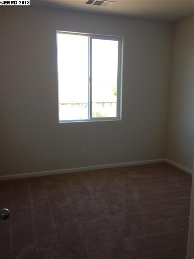 Building Photo - 494 Shannon Way