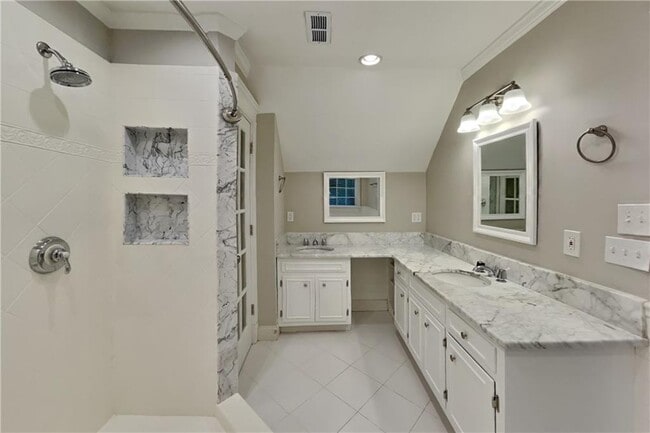 Building Photo - 2052 Sumter Ct