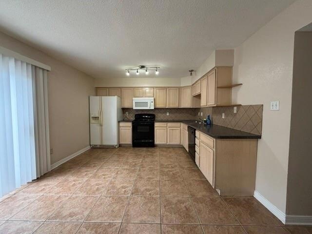 Building Photo - 1752 Newport Pl