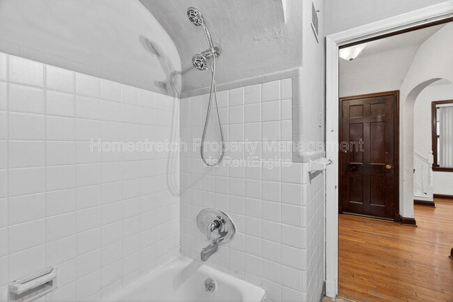 Building Photo - 3155 Hampton Ave