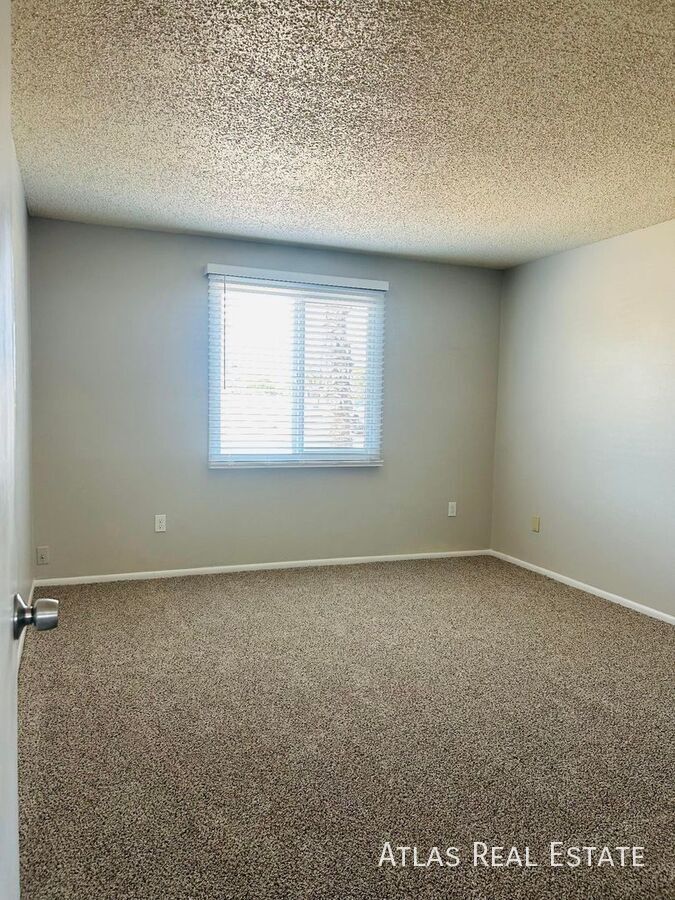 Building Photo - 3849 E Ludlow Dr