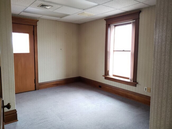 Building Photo - 415 Division St