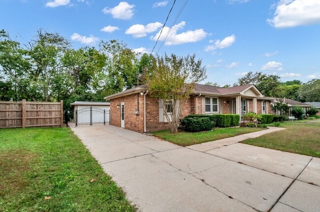 Building Photo - 7453 Harrow Dr