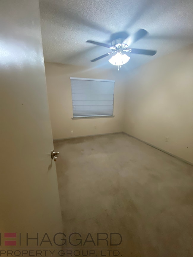 Building Photo - Move in Ready Duplex in Frisco!