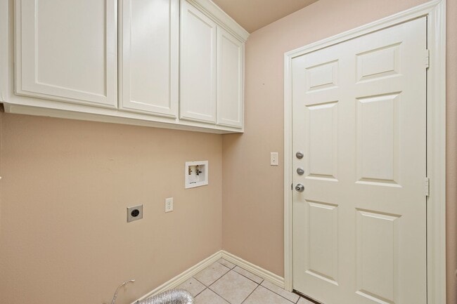 Building Photo - 6914 County Rd 1215