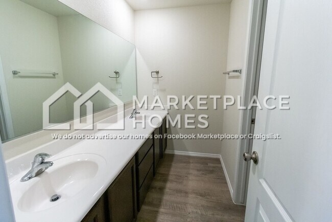 Building Photo - 3533 Wild Horse Rd NE