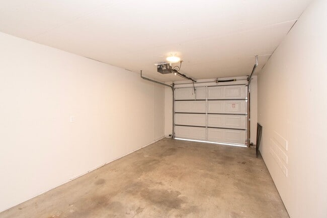 Building Photo - Duplex in Quiet Area of Sequim