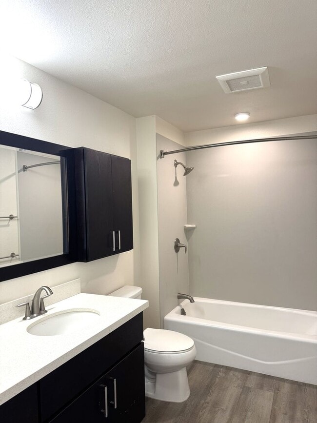 Building Photo - 400 Keawe St