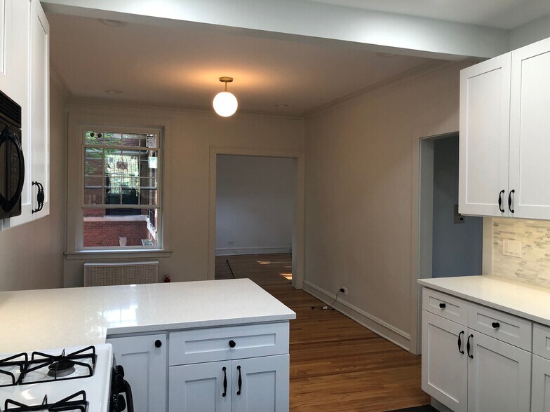 Building Photo - 5525 S Blackstone Ave