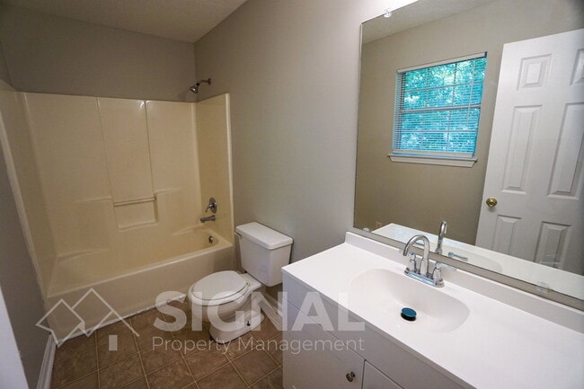 Building Photo - 617 Ozark Ct