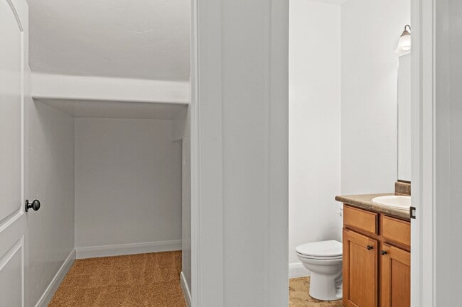 Building Photo - 3 bedroom, 2.5 bathroom St. George Home