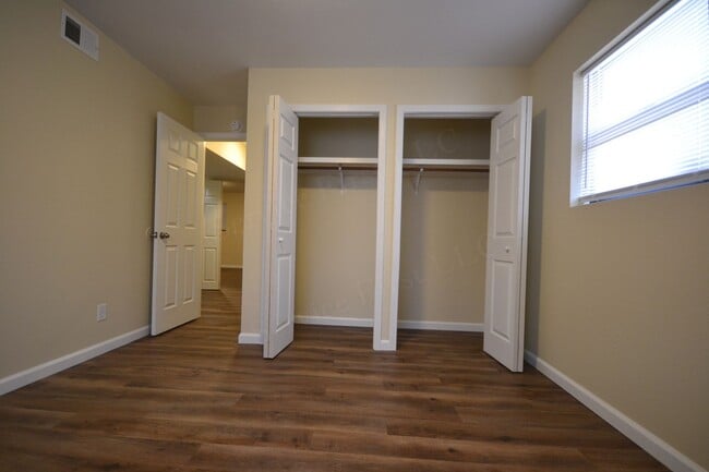 Building Photo - Pike Apartments