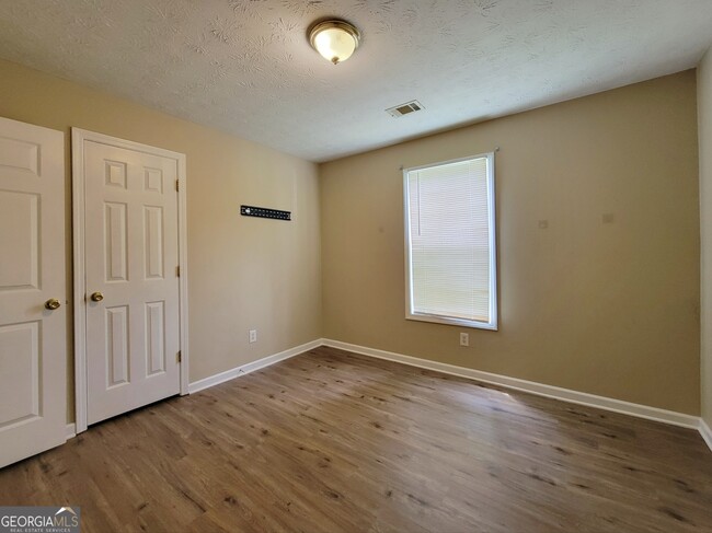 Building Photo - 256 Courtyard Cir