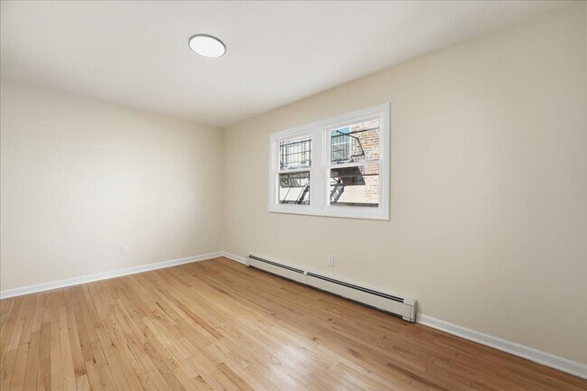 Building Photo - 212 Seaview Ave