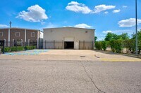 Building Photo - 914 Oak Glen Dr