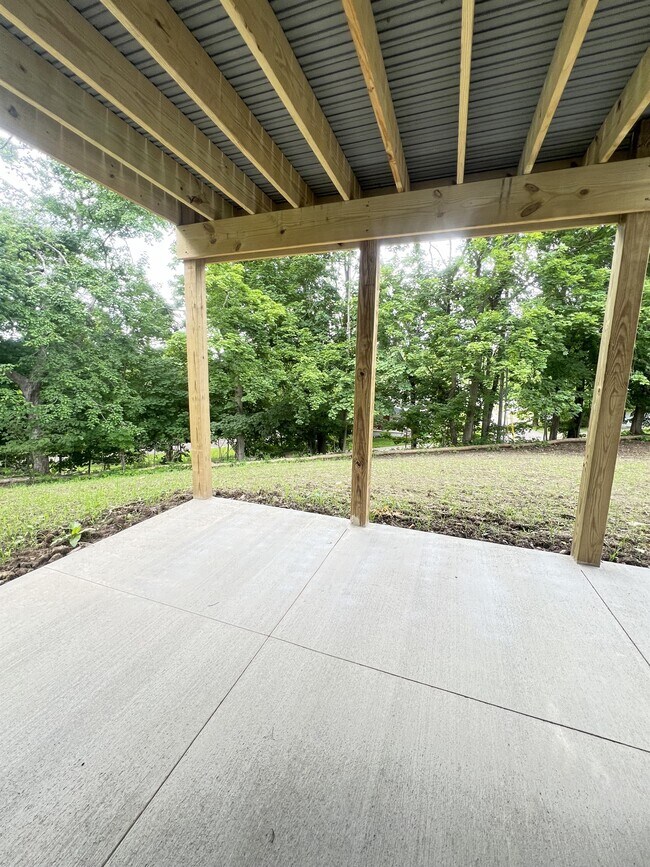 Building Photo - 322 Park St