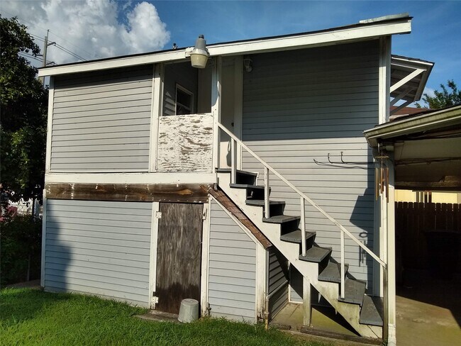 Building Photo - 6523 Avenue C