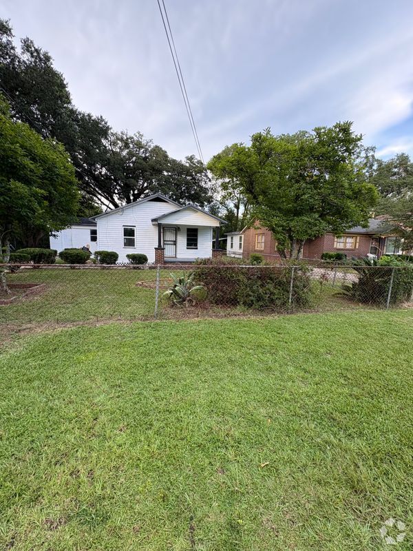 Building Photo - 3810 Weco St