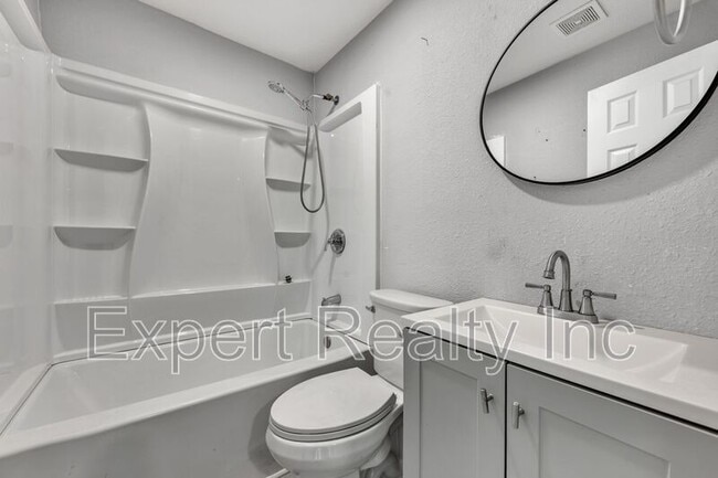 Building Photo - 532 Athens Ct