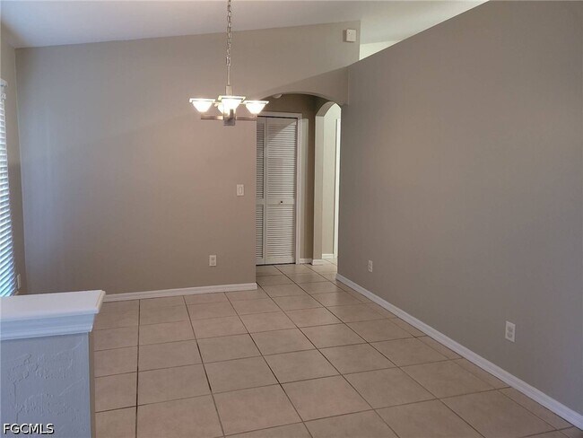 Building Photo - 1702 NE 33rd St