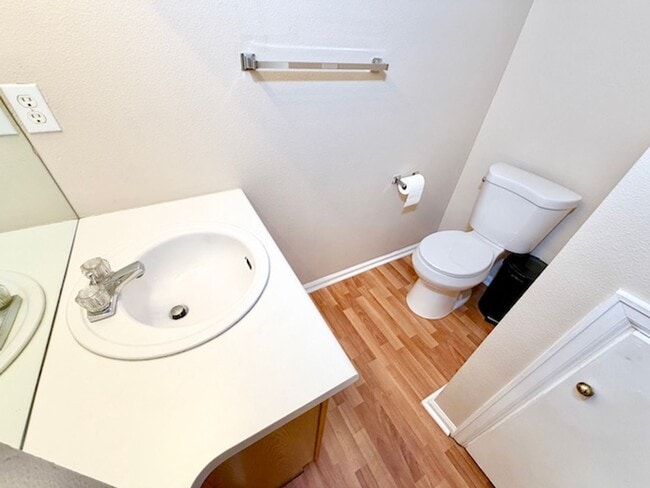 Building Photo - Westbury Farms 1-Bedroom