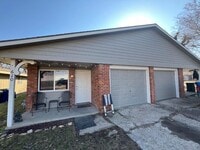 Building Photo - 610 Bremer Dr