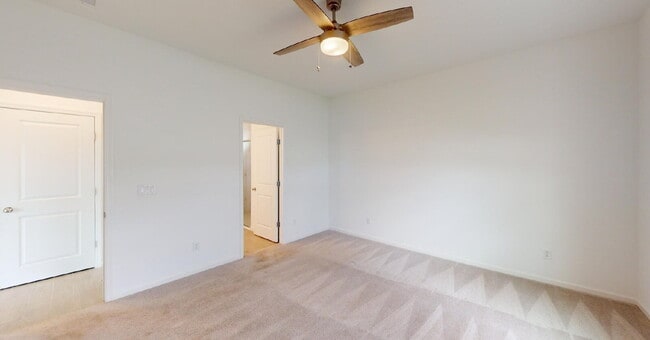 Building Photo - "Charming 3-Bed Oasis on Friendship Fountain Ave with 2 Full Baths and 1714 Sq Ft of Comfort!"