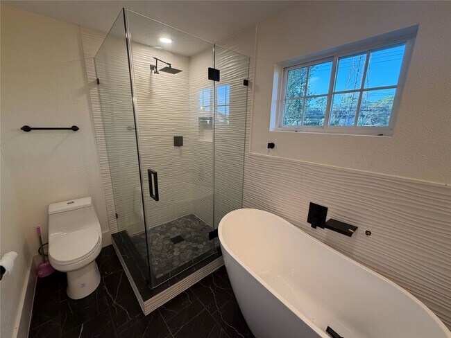 Building Photo - 6026 Willowbend Blvd