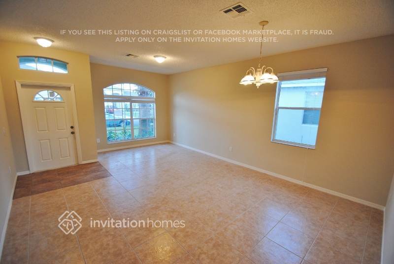 Building Photo - 2740 Daybreak Dr