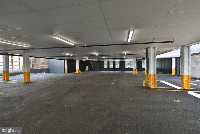 Building Photo - 1612 Cambridge St