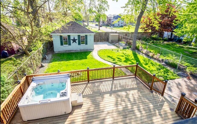 Building Photo - 2141 Seminole St