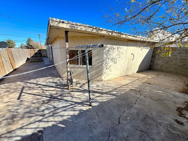 Building Photo - 8506 Winchester Rd