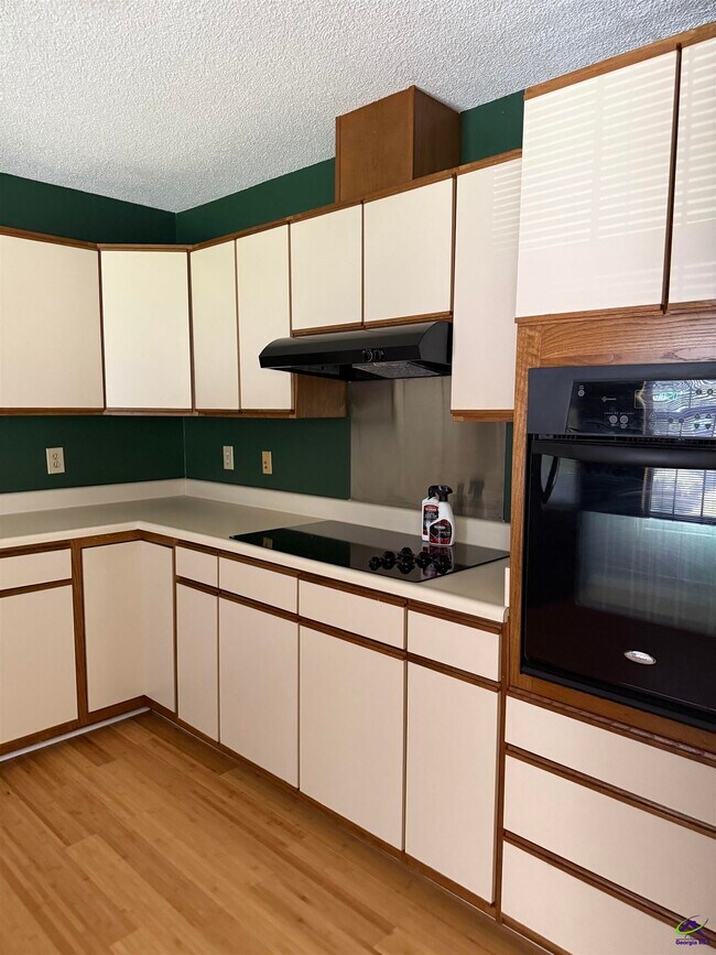 Building Photo - 421 Granada Terrace