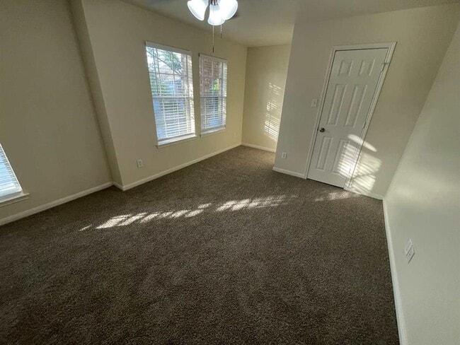 Building Photo - 3603 W Pine Orchard Dr