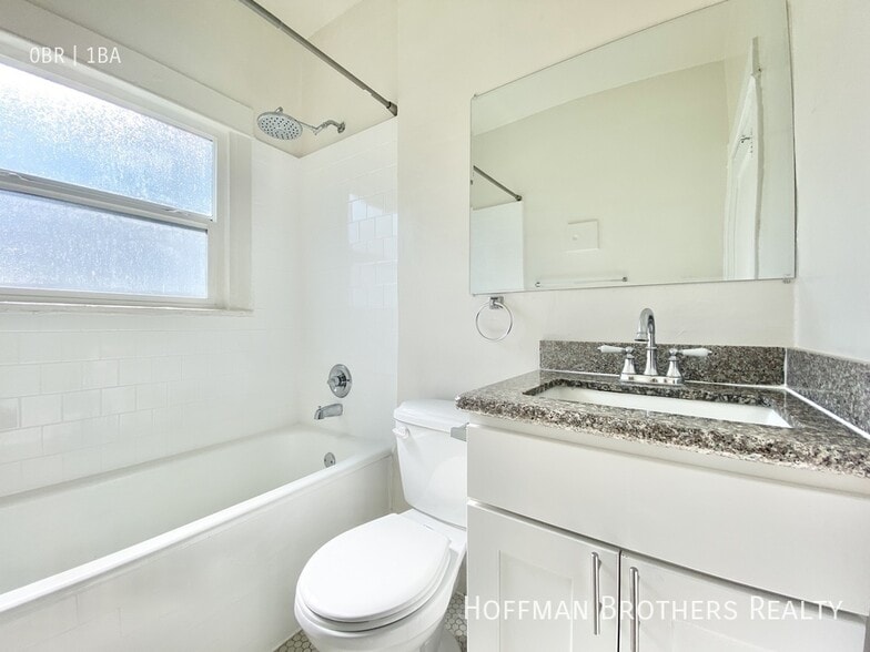 Building Photo - 563 Heliotrope Dr