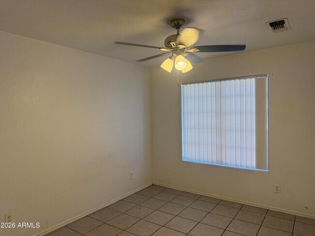 Building Photo - 8743 W Sierra Vista Dr