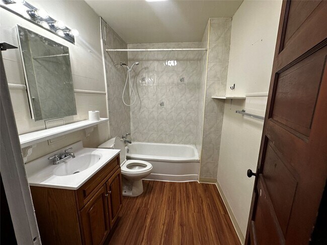 Building Photo - 43 Emma St