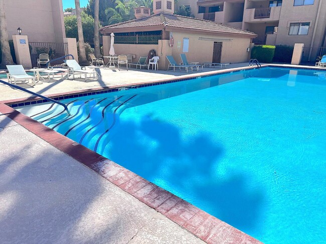 Building Photo - 3031 N Civic Center Plaza