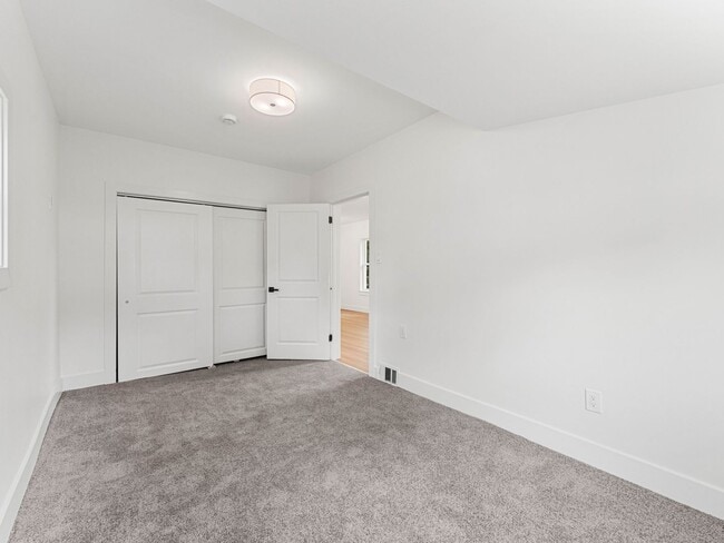 Building Photo - 8534 Orchard Ave