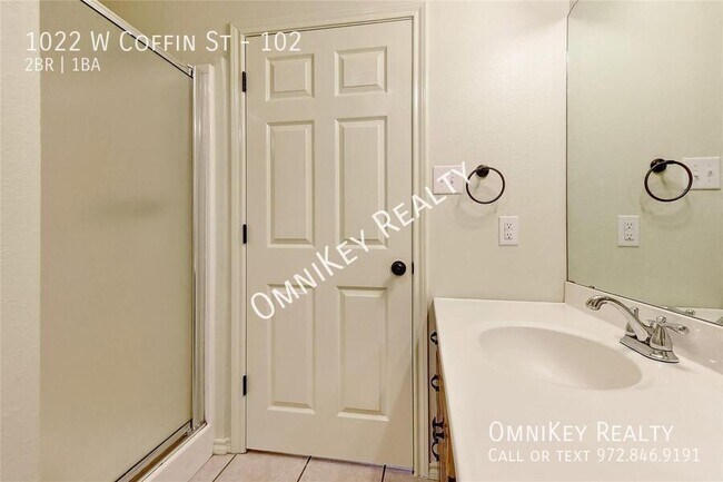 Building Photo - 1022 W Coffin St