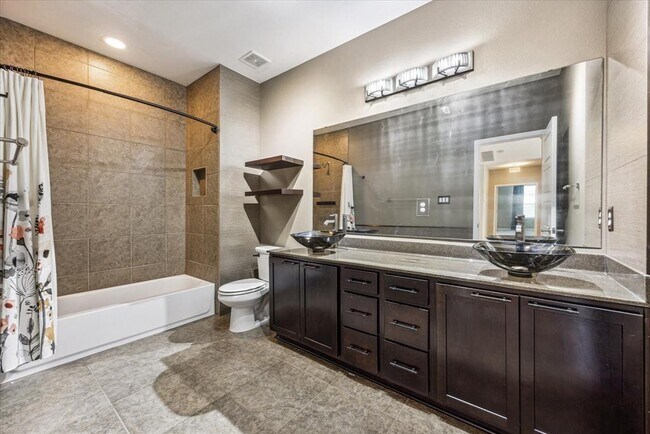Building Photo - 9725 Solana Vista Loop