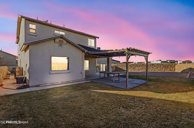 Building Photo - 3328 David Palacio Dr