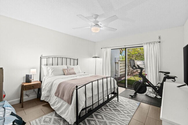 Building Photo - 21701 Altamira Ave