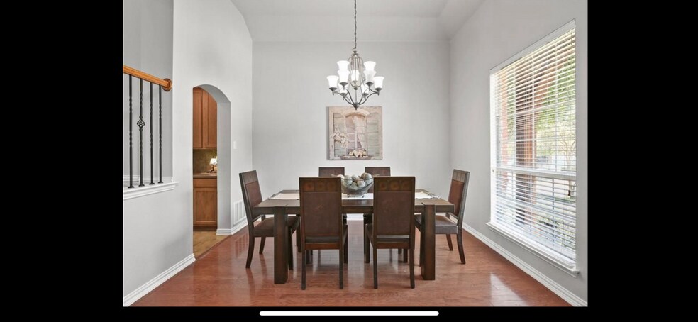 Building Photo - 961 Noble Ave